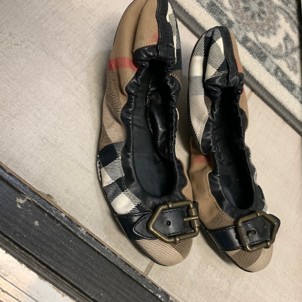 Burberry flats
